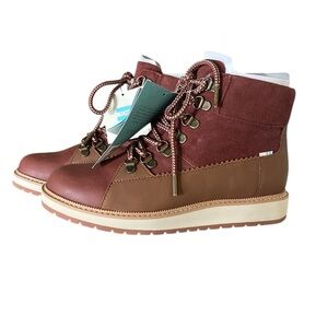 Tom’s Mesa Waterproof Brown Leather/Suede size 7 women’s